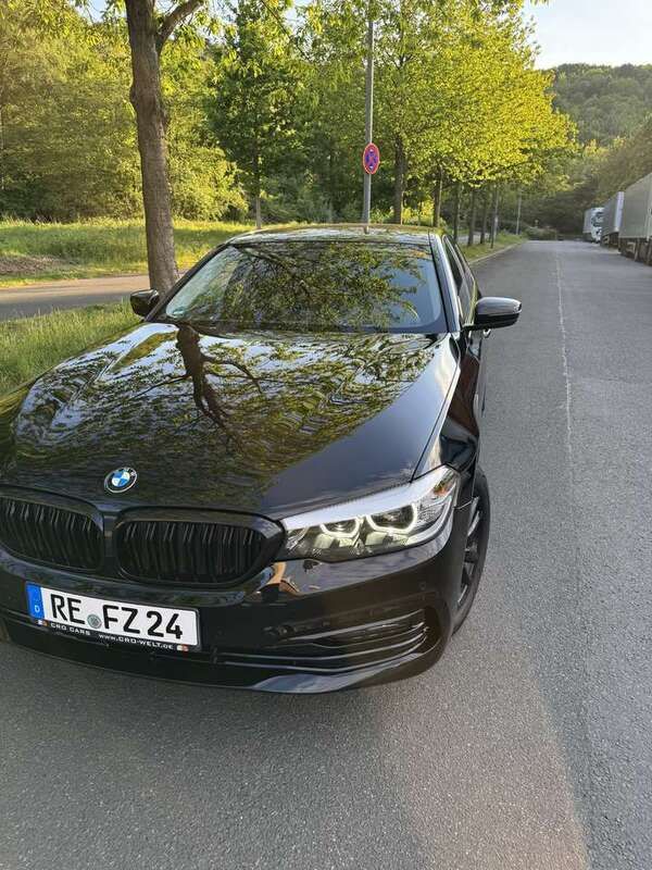 Schwarz Gebraucht 2020 BMW 530e Limousine | 27.500 € (Guter Preis) - Bild 1/4