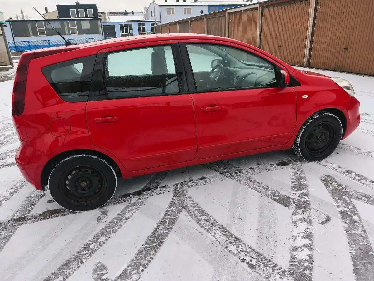 Usata Nissan Note 90 CV (66 kW) 2012 Rosso Utilitaria