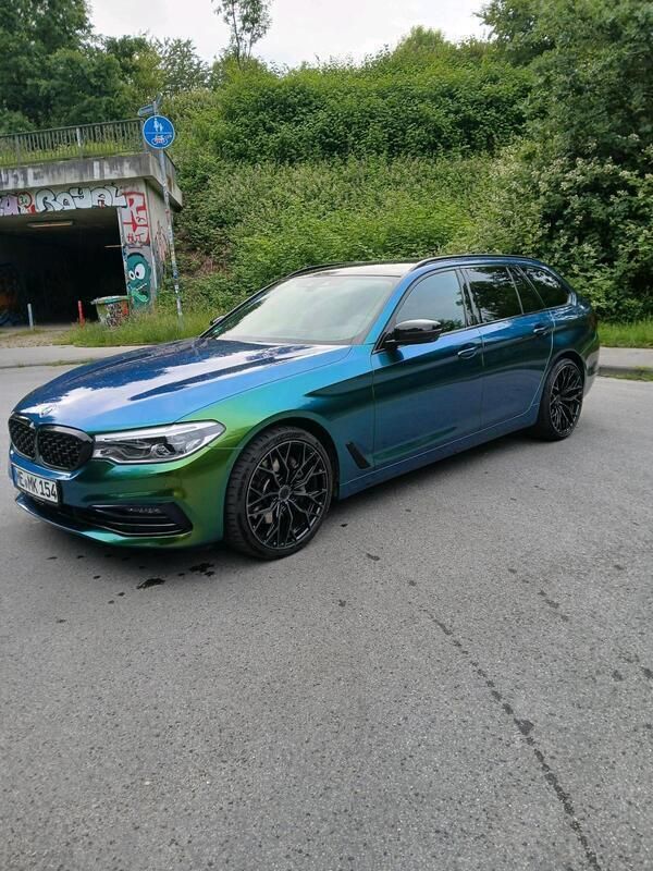 Grau Gebraucht 2019 BMW 540 Kombi | 29.000 € (Teuer) - Bild 1/4