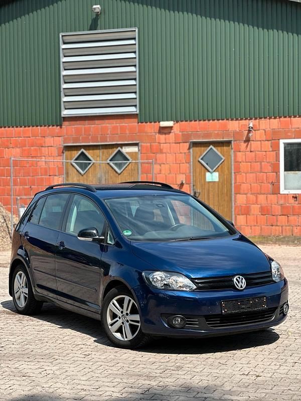 Blau Gebraucht 2013 VW Golf VI Limousine | 4.399 € (Guter Preis) - Bild 1/4