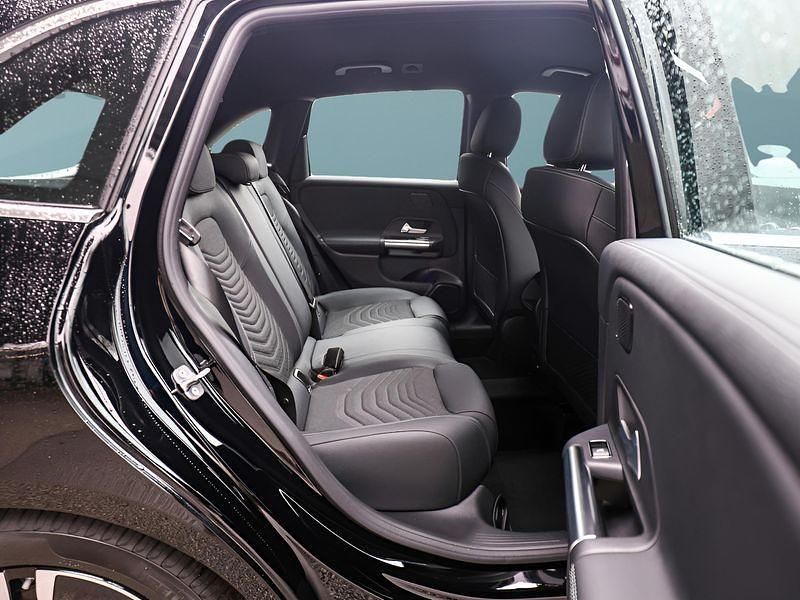 Gebraucht Mercedes B180 136 PS (100 kW) 2026 Schwarz Van / Kleinbus