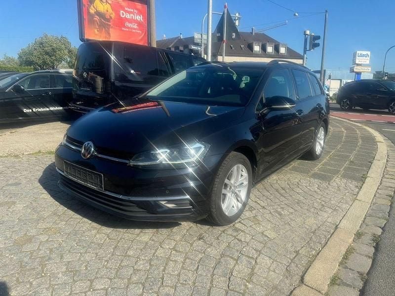 Schwarz Gebraucht 2017 VW Golf VII Comfortline Kombi | 12.900 € (Guter Preis) - Bild 1/4