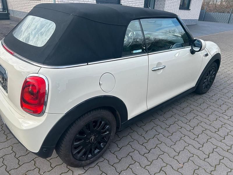 Gebraucht Mini One Cabriolet 102 PS (75 kW) 2017 Weiß Cabrio