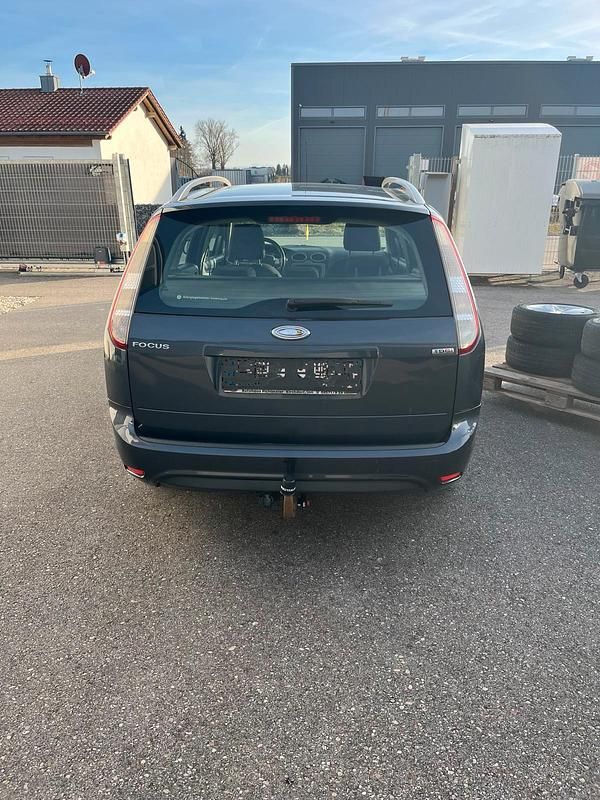 Gebraucht Ford Focus 110 PS (80 kW) 2010 Andere farben Kombi