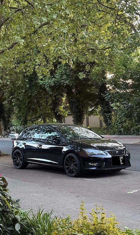 Schwarz Gebraucht 2016 Seat Leon FR Limousine | 10.900 € (Fairer Preis) - Bild 1/4