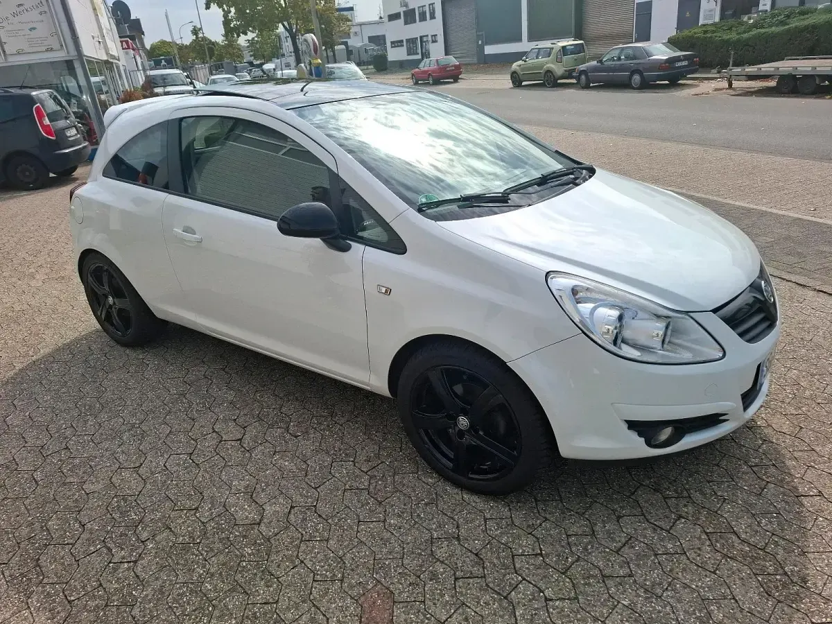 Gebraucht Opel Corsa 87 PS (63 kW) 2011 Weiß Kleinwagen