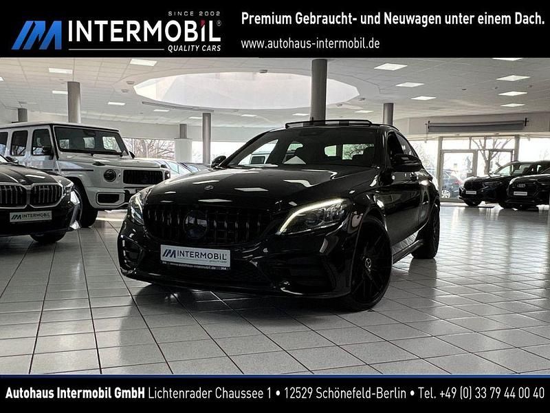 Obsidianschwarz metalliclack Gebraucht 2018 Mercedes C43 AMG AMG Limousine | 39.590 € (Teuer) - Bild 1/4