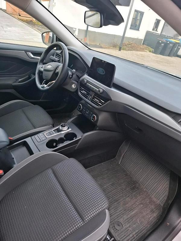 Gebraucht Ford Focus 120 PS (88 kW) 2022 Silber Kombi