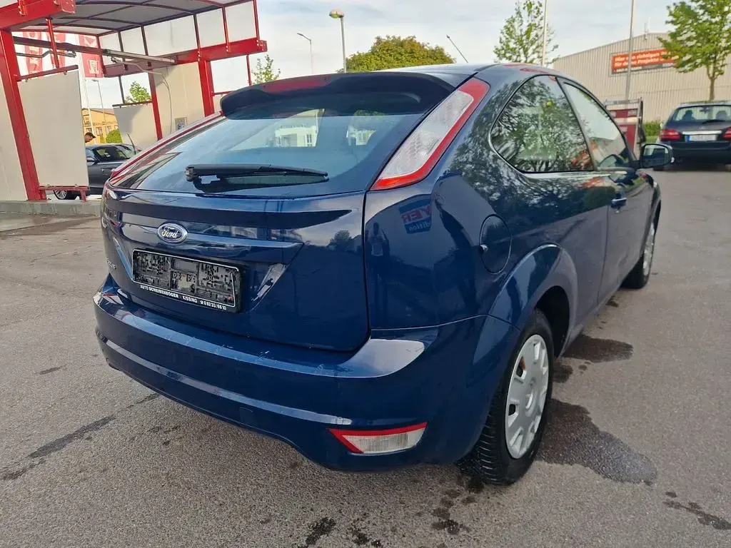 Gebraucht Ford Focus Titanium 116 PS (85 kW) 2009 Blau Limousine