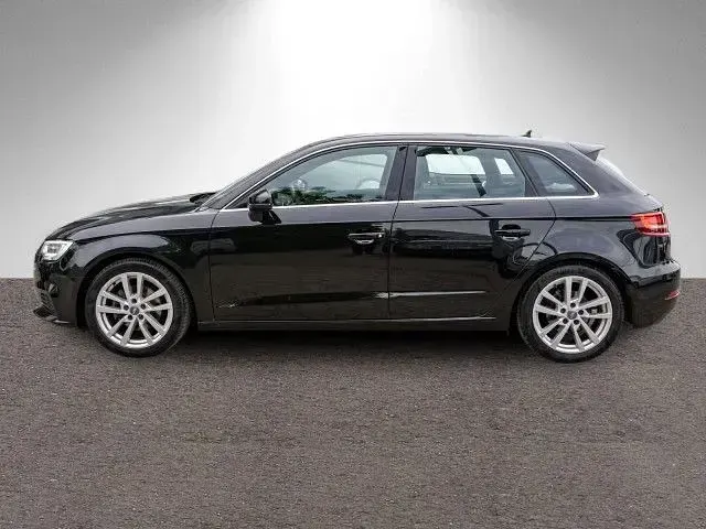 Gebraucht Audi A3 Design 116 PS (85 kW) 2019 Mythosschwarz metallic Limousine