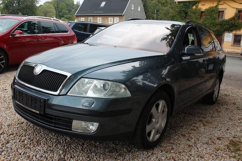 Grau Gebraucht 2005 Skoda Octavia Kombi | 2.700 € (Fairer Preis) - Bild 1/4
