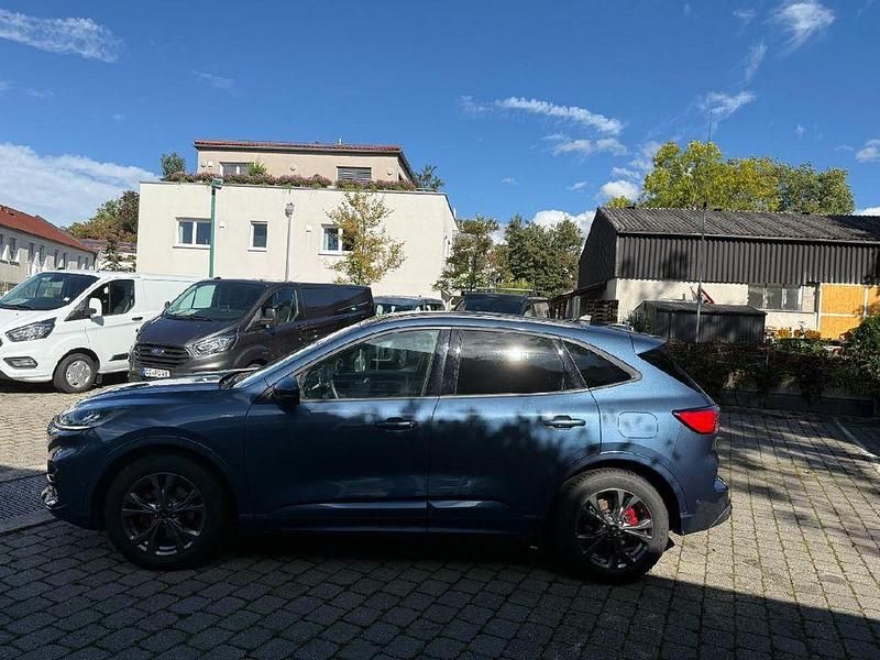 Gebraucht Ford Kuga ST-Line 150 PS (110 kW) 2021 Blau SUV