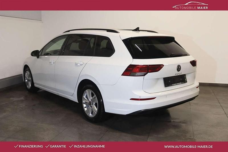 Gebraucht VW Golf VIII Life 150 PS (110 kW) 2021 Weiß Kombi