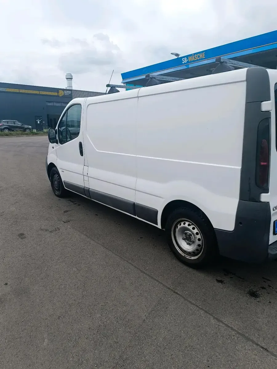 Gebraucht Opel Vivaro 120 PS (88 kW) 2006 Weiß Van / Kleinbus