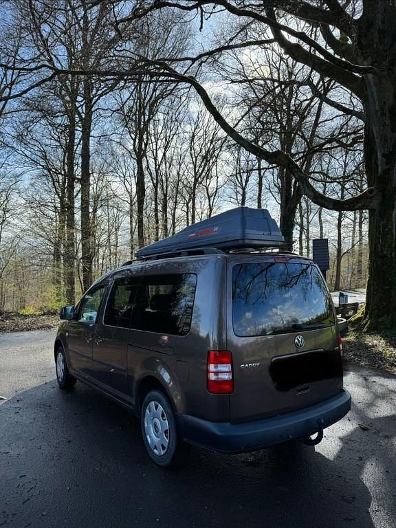 Gebraucht VW Caddy Maxi Trendline 105 PS (77 kW) 2011 Braun Van / Kleinbus
