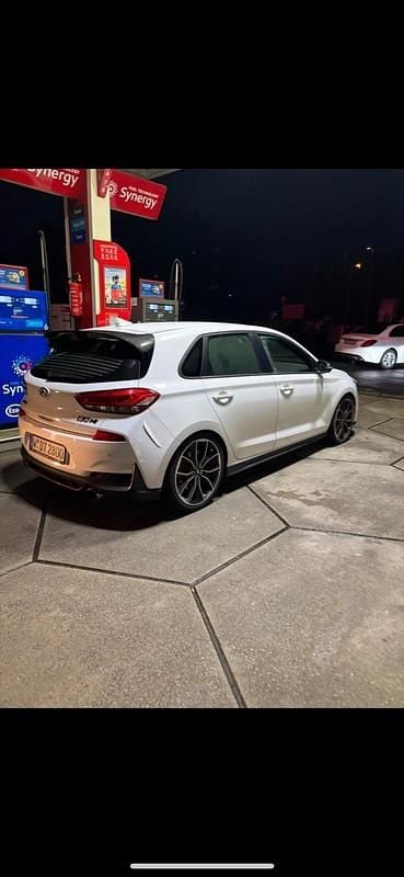Weiß Gebraucht 2019 Hyundai i30 Limousine | 20.000 € (Superpreis) - Bild 1/4