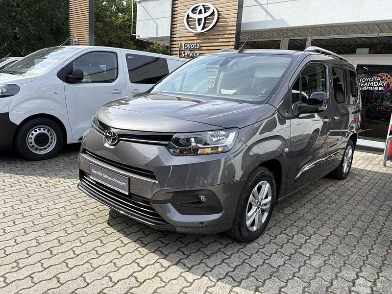 Basaltgrau Gebraucht 2022 Toyota Proace Verso City Kombi | 26.990 € (Teuer) - Bild 1/3