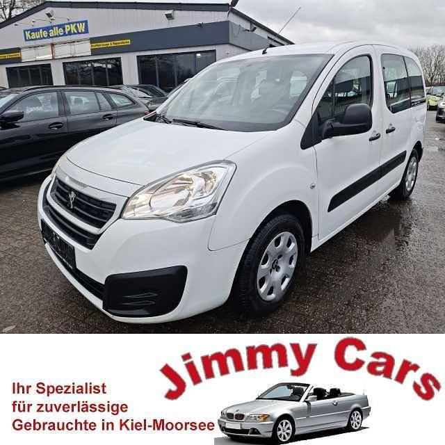 Weiß Gebraucht 2017 Peugeot Partner Tepee Van / Kleinbus | 5.799 € (Superpreis) - Bild 1/4