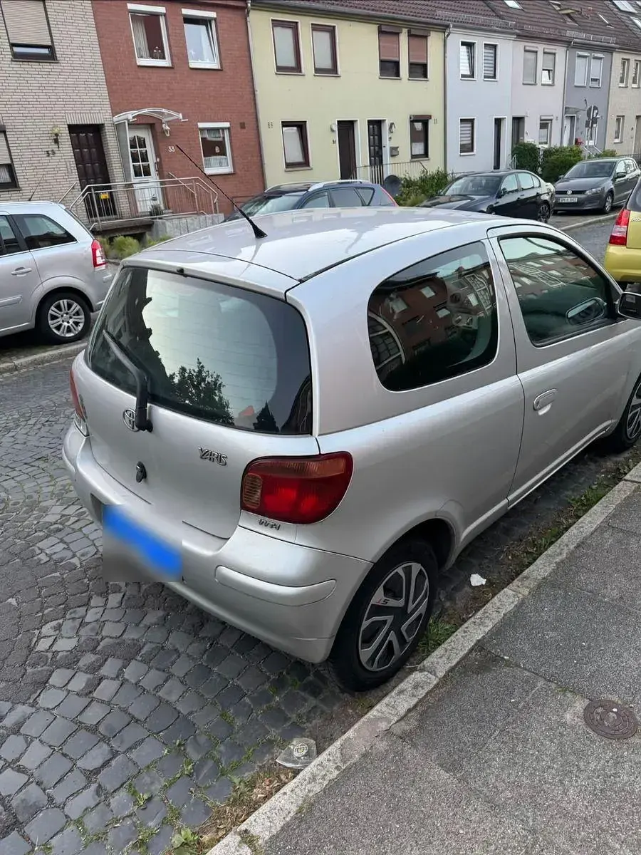 Gebraucht Toyota Yaris 65 PS (47 kW) 2004 Silber Kleinwagen
