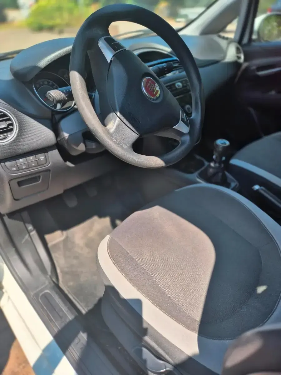 Gebraucht Fiat Punto 78 PS (57 kW) 2012 Weiß Kleinwagen