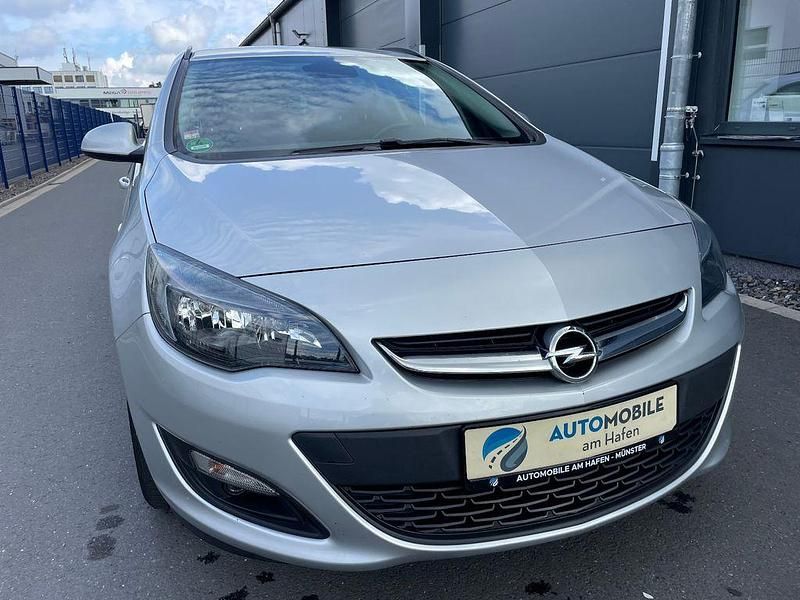 Silber Gebraucht 2016 Opel Astra Style Kombi | 6.990 € (Guter Preis) - Bild 1/4