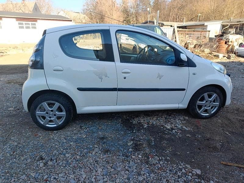 Gebraucht Citroën C1 68 PS (50 kW) 2010 Weiß Kleinwagen