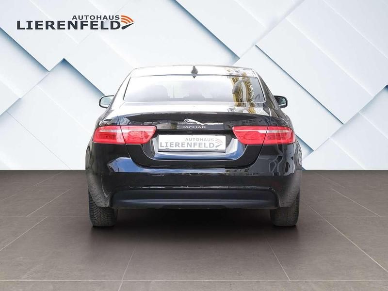 Gebraucht Jaguar XE 2017 Santorini black Limousine