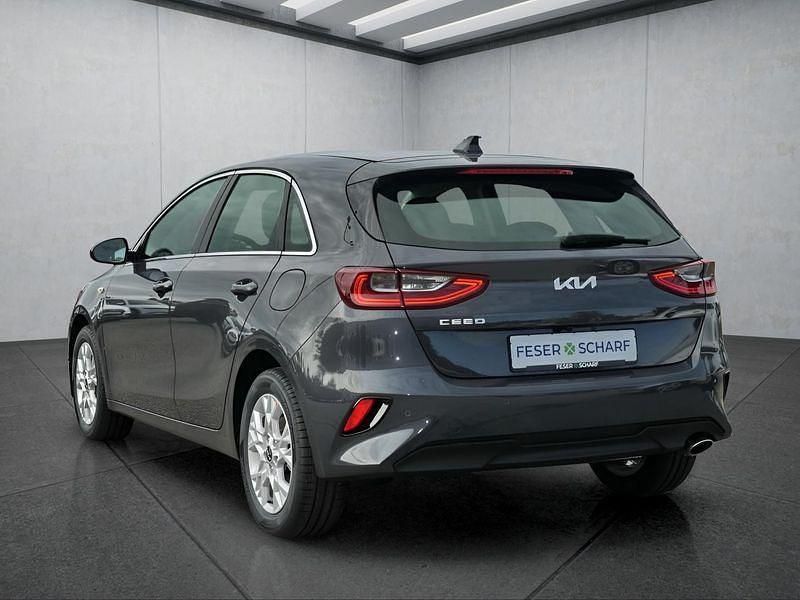 Grau Neu 2025 Kia Ceed Vision Kleinwagen | 23.949 € (Guter Preis) - Bild 1/3