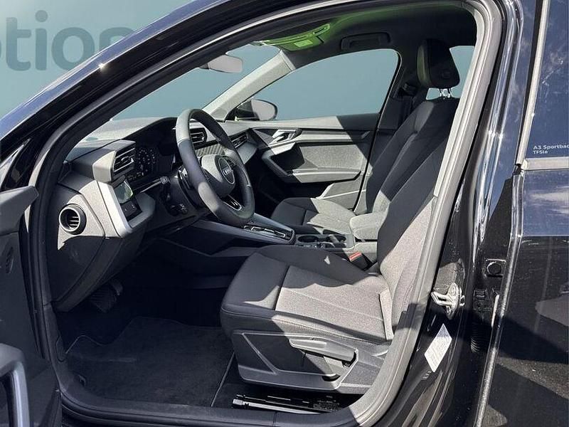 Używany Audi A3 e-tron 204 KM (150 kW) 2025 Czarny Hatchback