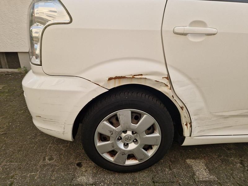 Gebraucht Toyota Corolla Verso 110 PS (80 kW) 2008 Weiß Van / Kleinbus