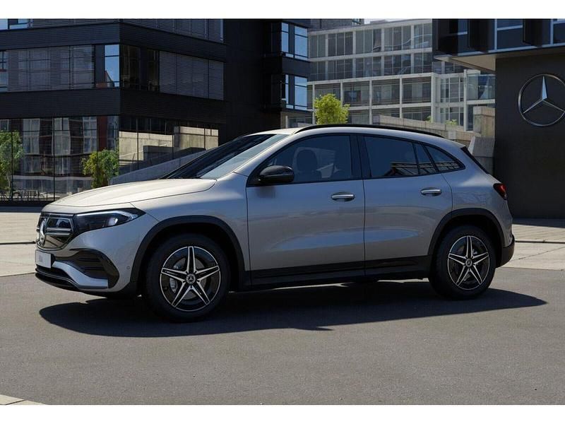 Gebraucht Mercedes EQA300 AMG 167 kW (228 PS) 2024 Silber iridiumsilber (metallic) SUV