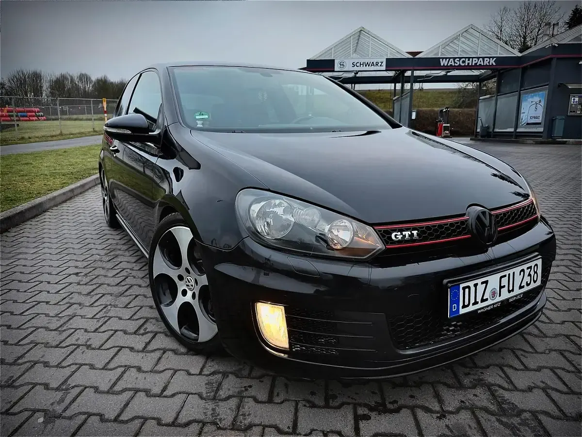 Gebraucht VW Golf VI GTI 211 PS (155 kW) 2010 Schwarz Kleinwagen