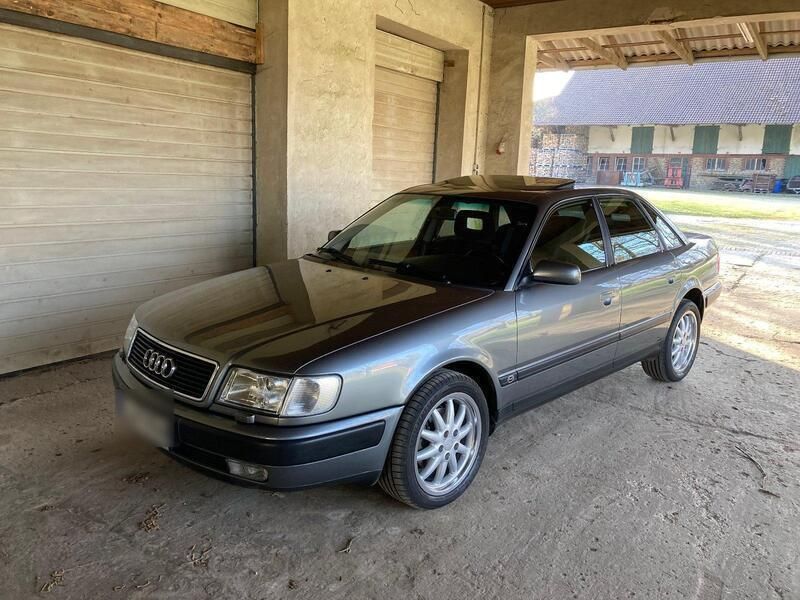 Grau Gebraucht 1990 Audi 100 Limousine | 4.500 € - Bild 1/1