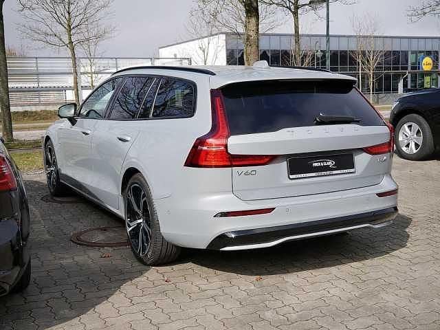 Gebraucht Volvo V60 Plus 400 PS (294 kW) 2025 Grau Kombi