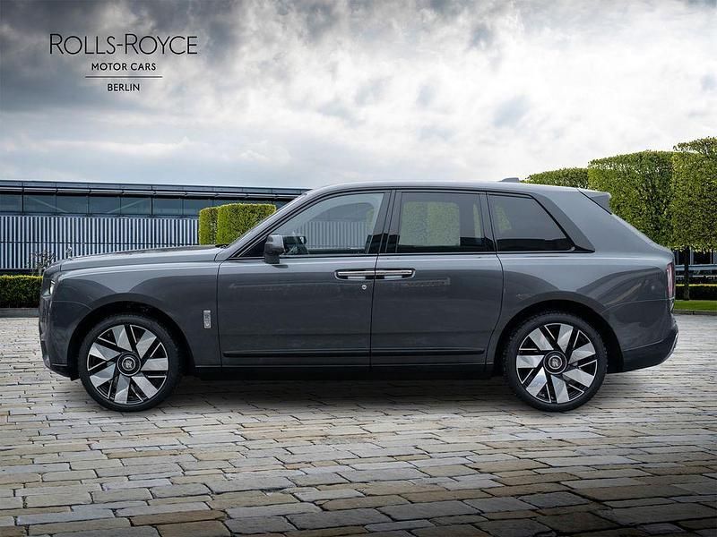 Gebraucht Rolls Royce Cullinan 571 PS (419 kW) 2025 Grau SUV