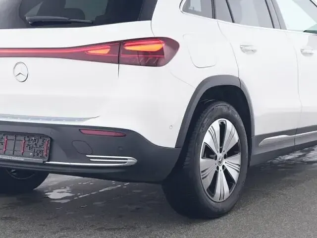 Gebraucht Mercedes EQA250 139 kW (190 PS) 2025 Unilack polarweiß SUV