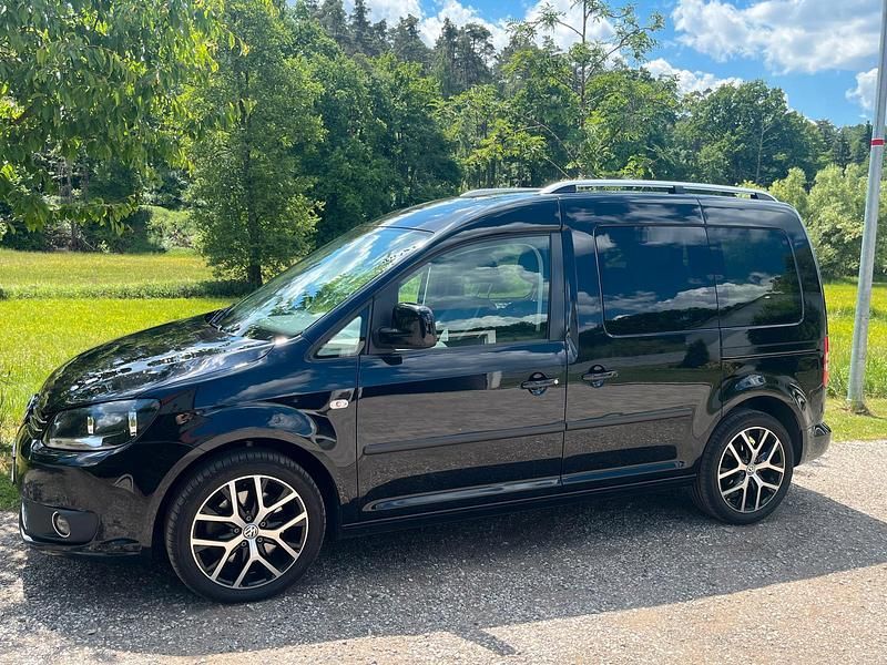 Schwarz Gebraucht 2014 VW Caddy Highline Van / Kleinbus | 12.300 € (Fairer Preis) - Bild 1/4