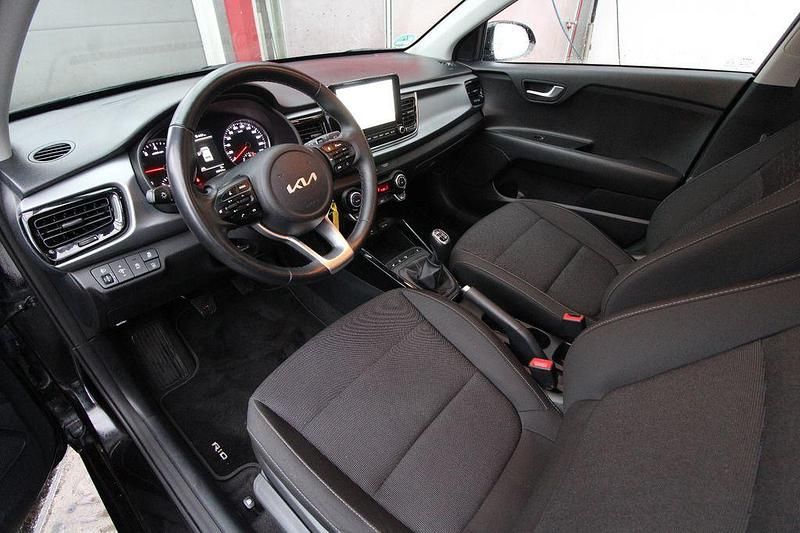 Gebraucht Kia Rio Vision 101 PS (74 kW) 2023 Blau Limousine