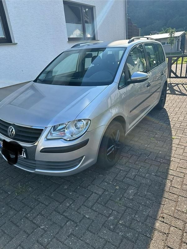 Silber Gebraucht 2009 VW Touran Van / Kleinbus | 4.550 € (Fairer Preis) - Bild 1/4