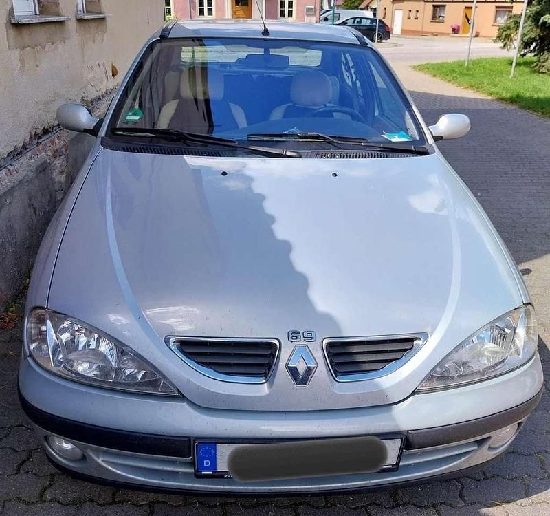 Gebraucht 2001 Renault Mégane Authentique Limousine | 1.100 € (Fairer Preis) - Bild 1/4
