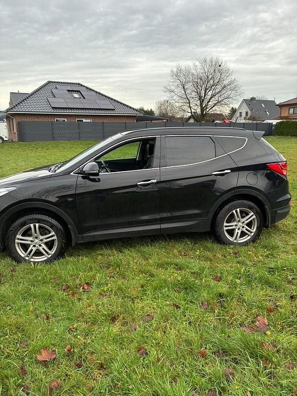 Schwarz Gebraucht 2015 Hyundai Santa Fe SUV | 12.900 € (Fairer Preis) - Bild 1/4