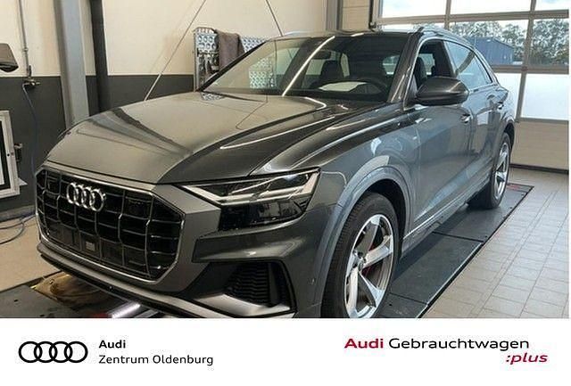 Grau Gebraucht 2021 Audi Q8 S-Line SUV | 58.979 € (Fairer Preis) - Bild 1/3