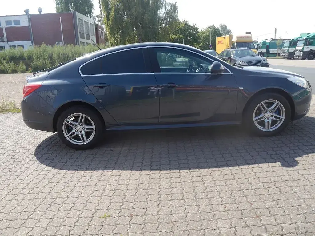 Gebraucht Opel Insignia Edition 140 PS (102 kW) 2009 Grau Limousine