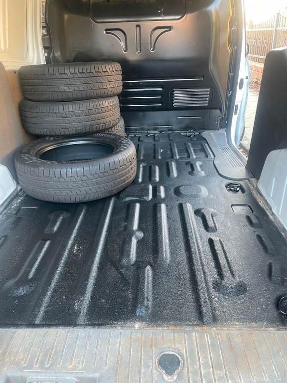 Gebraucht Ford Transit Connect 120 PS (88 kW) 2022 Weiß Van / Kleinbus