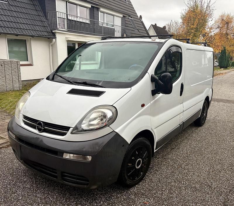 Weiß Gebraucht 2005 Opel Vivaro Van | 3.900 € (Guter Preis) - Bild 1/4
