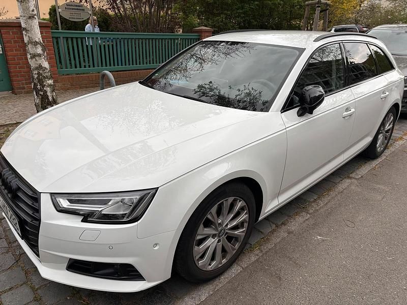 Weiß Gebraucht 2018 Audi A4 Design Kombi | 21.500 € (Fairer Preis) - Bild 1/4