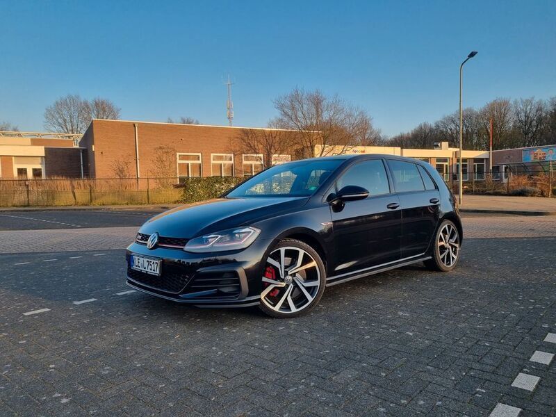 Schwarz Gebraucht 2019 VW Golf VII GTI Limousine | 22.500 € (Fairer Preis) - Bild 1/4