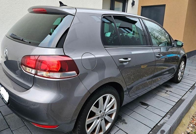 Gebraucht VW Golf Highline 122 PS (89 kW) 2009 Grau Limousine