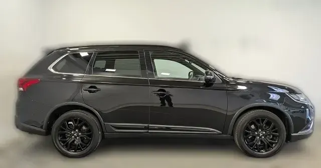 Gebraucht Mitsubishi Outlander Active 150 PS (110 kW) 2019 Schwarz metallic SUV