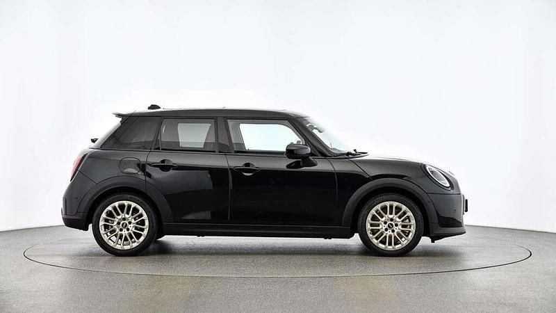 Second-hand Mini Cooper S Favoured 204 CP (150 kW) 2024 Negru Hatchback